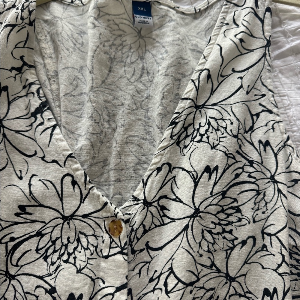 Old Navy Black and White Floral Midi Dress
